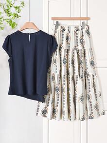 Rusticease 两件套女士休闲简约绿色蝴蝶结衬衫和宽松直筒几何印花裤套装，适合初秋穿着 - 彩色 - 查看 2