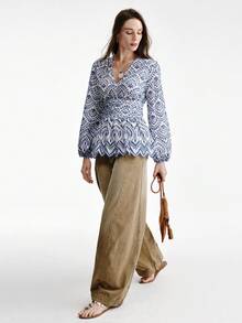 Aveloria Modichic 女士刺绣面料荷叶边修身波西米亚图腾刺绣V领纽扣灯笼袖扇形边饰镂空法式衬衫复古度假风优雅女士衬衫夏季度假上衣 - 藍白色 - 查看 2