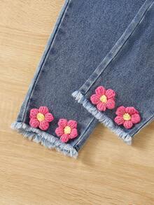 SHEIN 两件套女童休闲可爱格子衬衫和T恤，宽松版型，搭配复古水洗蓝色牛仔裤，裤脚毛边饰有黄色花卉刺绣，修身剪裁，面料柔软舒适，打造时尚街头风穿搭 - 彩色 - 查看 8