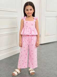 Emery Rose Kids Emery Rose Kids Bộ đồ thể thao thường ngày cho bé gái, thích hợp đi học, nghỉ hè, đi làm, gồm áo hai dây dáng chữ A phối họa tiết, thắt nơ và sọc, kết hợp cùng quần ống rộng cũng phối họa tiết. - Hồng - Xem 5