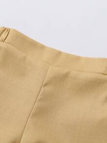 SHEIN 4-7岁男童马甲长裤两件套，无袖马甲采用斜条纹编织纹理，圣诞红色，带口袋；搭配同款斜条纹圣诞红色纹理长裤，优雅的马甲套装适合各种场合，如春、秋、冬三季的晚宴、生日、节日等，是男士必备的绅士装扮。 - 卡其色 - 查看 5