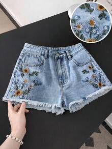 GlowEve 女士向日葵刺绣口袋毛边休闲牛仔短裤 - 藍色 - 查看 1