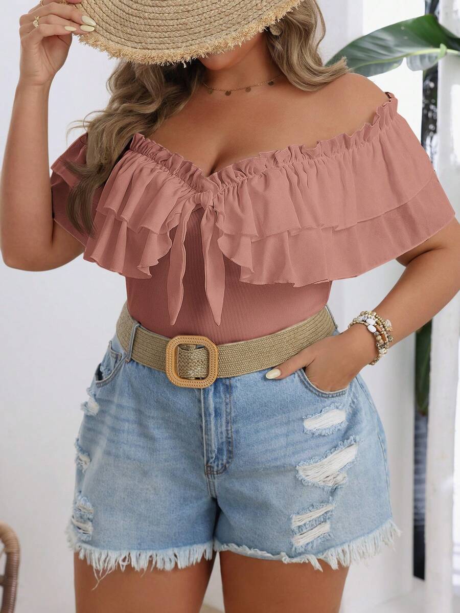 SHEIN VCAY Camiseta casual de talla grande con hombros descubiertos y ribete de volantes en unicolor - Rosa coral - Ver 1