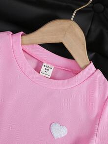SHEIN Genkimix Kids 女童可爱爱心刺绣针织短袖T恤套装，时尚休闲运动装，适合日常、户外、度假穿着 - 玫紅色 - 查看 7