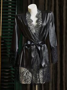 SHEIN Bata de satén con panel de encaje de pestañas y cinturón - Negro - Ver 8