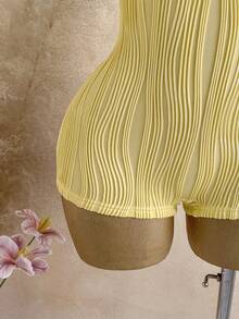 Soleia 女士白色纹理针织露背连体裤，饰有圆形圆环，优雅性感，适合万圣节、圣诞节、度假等场合。 - 鵝黃色 - 查看 5