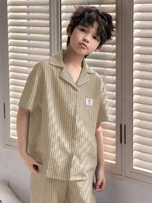 DAZY 男童条纹字母印花短袖衬衫长裤睡衣套装，适合春、夏、秋季穿着。 - 卡其色 - 查看 5