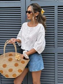 Serisse 女士圆领花卉刺绣图案单排扣休闲百搭日常衬衫，白色，法式镂空刺绣圆领衬衫，宽松七袖上衣，两种穿法，白色上衣，清新艺术感，夏季度假，优雅女士衬衫，伴娘上衣，派对上衣 - 杏色 - 查看 8