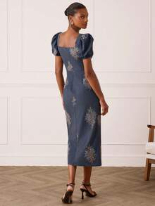 Lilora 这款优雅的方领花瓣袖连衣裙，精致时尚，百搭又不失优雅，适合通勤、日常穿着、休闲外出、派对、约会、聚会、休闲活动、野餐、假日、度假、夏季郊游和假日旅行等各种场合。提花婚礼宾客礼服、泡泡袖连衣裙、女士正式场合礼服、女士连衣裙、正式服装、优雅经典正式礼服、提花连衣裙、新款连衣裙。 - 藍色 - 查看 8