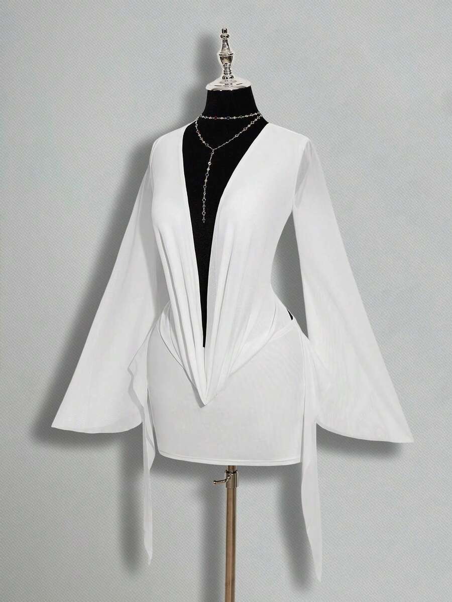 SHEIN ICON Vestido mini con escote pronunciado, parches de malla y espalda descubierta - Blanco - Ver 1