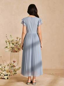 SHEIN 少女优雅简约时尚V领荷叶边无袖高腰中长纯色雪纺面料灰蓝色连衣裙，夏季少女毕业/婚礼礼服浅灰蓝色连衣裙荷叶边袖连衣裙褶皱长裙灰蓝色连衣裙女士中长连衣裙夏季连衣裙褶皱连衣裙女士春季连衣裙优雅女装 - 霧霾藍 - 查看 2