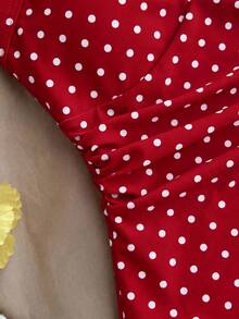 SHEIN 少女波点印花蝴蝶结装饰挂脖连体泳衣，夏季海滩度假 - 紅白色 - 查看 4