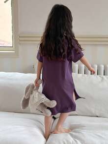 DAZY 少女字母印花圆领宽松直筒休闲短袖连衣裙家居服 - 紫色 - 查看 2