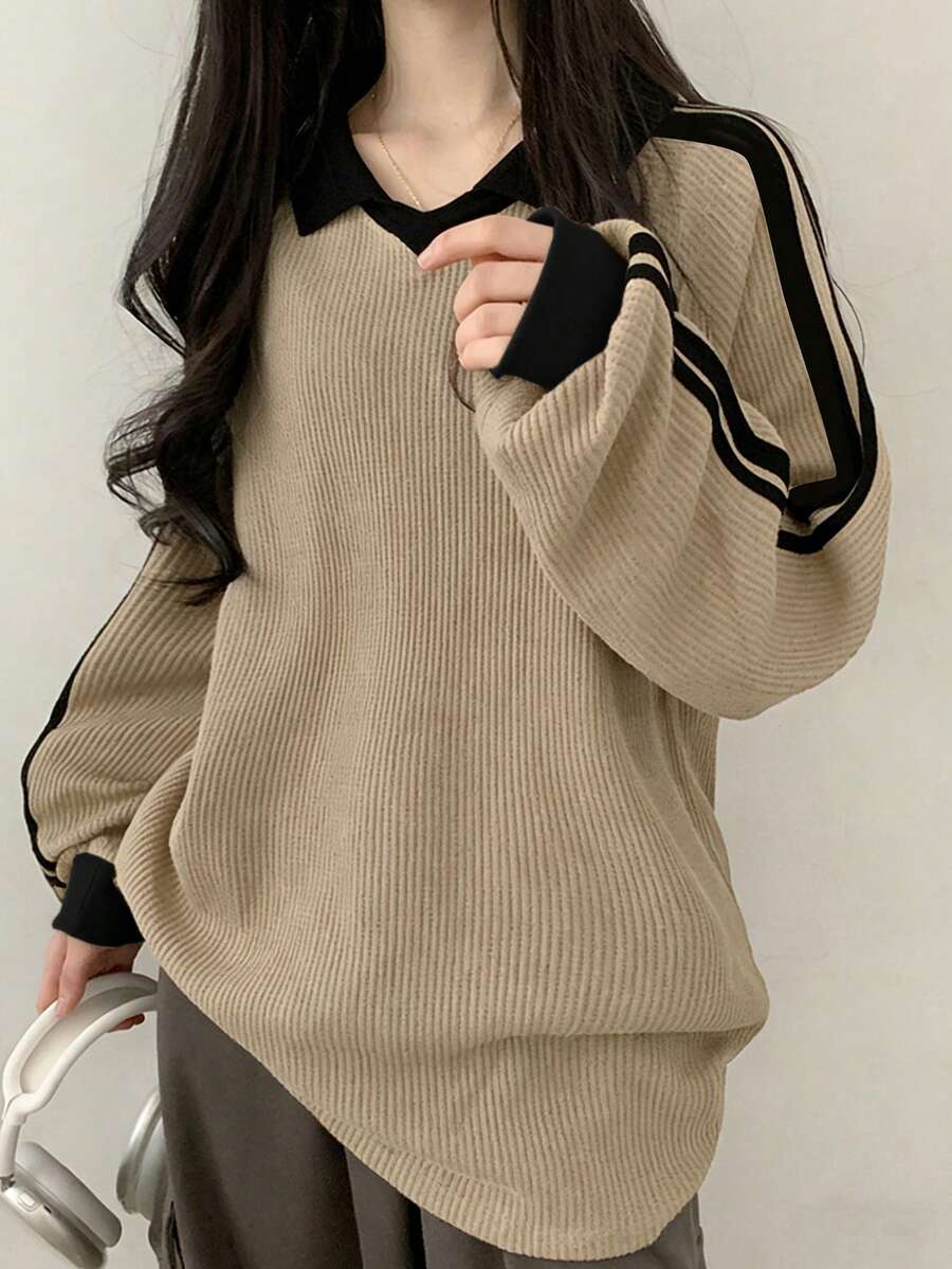 DAZY Sudadera con capucha de mujer con bloque de color y gráfico de letra, estilo universitario - Caqui - Ver 1