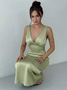 Aloruh 露背深V领鱼尾绿色缎面连衣裙 - 綠色 - 查看 4