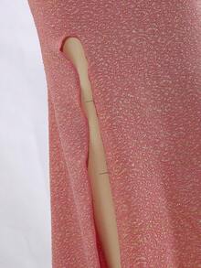 SHEIN Vestido rosa elegante e minimalista para meninas pré-adolescentes, com ombros assimétricos, sem mangas, cintura alta assimétrica, fenda longa, cor sólida, tecido metálico brilhante e detalhe de laço sofisticado. Ideal para formaturas e festas de fim de ano. Perfeito para aniversários e Natal. - Rosa - Ver 7