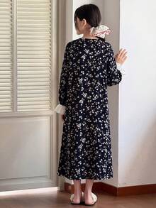 青少年女孩黑色碎花荷葉邊V領長袖寬鬆休閒睡裙，仙女風夏季居家晚間睡衣長款睡袍 - 藍白色 - 查看 2