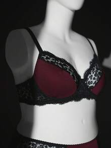 Spicy Aura Plus Size Classic Sexy Lace Patchwork Underwire Lingerie Set - Burgundy - View 7