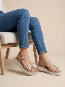 Huarache con plataforma y hebillas - Maquillaje - Ver 1