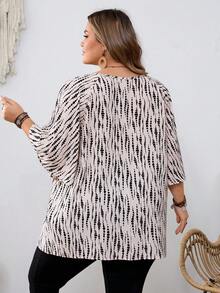 SHEIN CURVE+ Curve 尺码 US22 音乐节、海滨度假、波西米亚风女式圆领印花休闲百搭日常衬衫 - 米色 - 查看 2