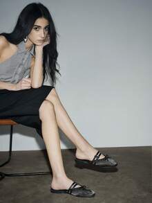 秋冬女士优雅时尚细带扣脚背带蝴蝶结装饰黑色缎面舒适方头一脚蹬平底穆勒鞋芭蕾平底鞋 - 黑色 - 查看 4