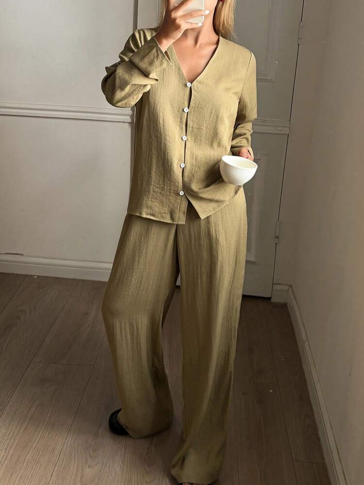 Minimalist Loose V-Neck Contrast Button Women Pajama Set