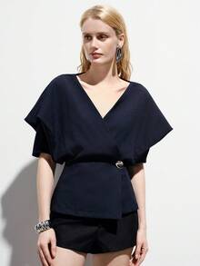 Aveloria Modichic 时尚通勤风现代高端建筑感廓形宽肩深V领收腰金属扣装饰短款西装外套 - 藏蓝色 - 查看 6