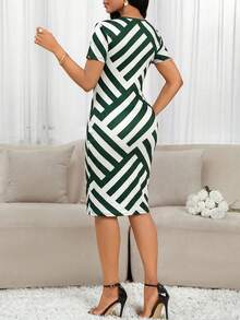 SHEIN Lady 春夏商务办公女装休闲中长条纹印花连衣裙 - 綠色 - 查看 2