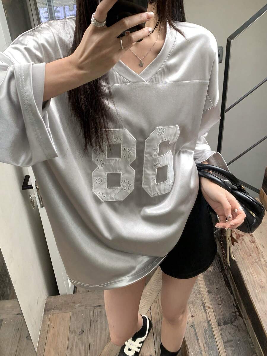 DAZY Áo thun dài tay cổ chữ V kiểu Hàn Quốc in chữ dành cho nữ - Bạc - Xem 1