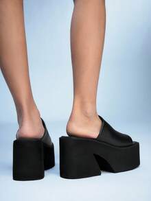 Sugerpunk Women's Black Fashionable Minimalist Wedge Slide Sandals - Black - View 6