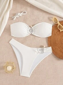 Swim Chiccia Ensemble de bikini élégant 2 pièces en satin blanc avec Top bandeau à bretelles amovibles et bas triangle taille basse - Blanc - Voir 2
