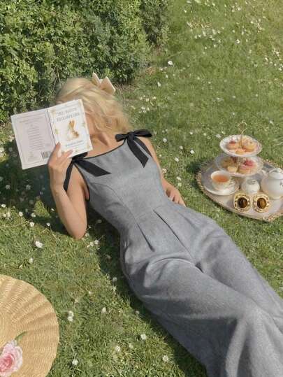 SHEIN MOD 라운드 넥 민소매 카키 점프수트, 대비되는 가장자리, 리본 장식, 허리 강조 및 플레어 스커트 디자인 – 빈티지 궁정 스타일, 올드 머니 분위기, 직장, 개학, 데이트, 파티, 축제 및 생일에 적합