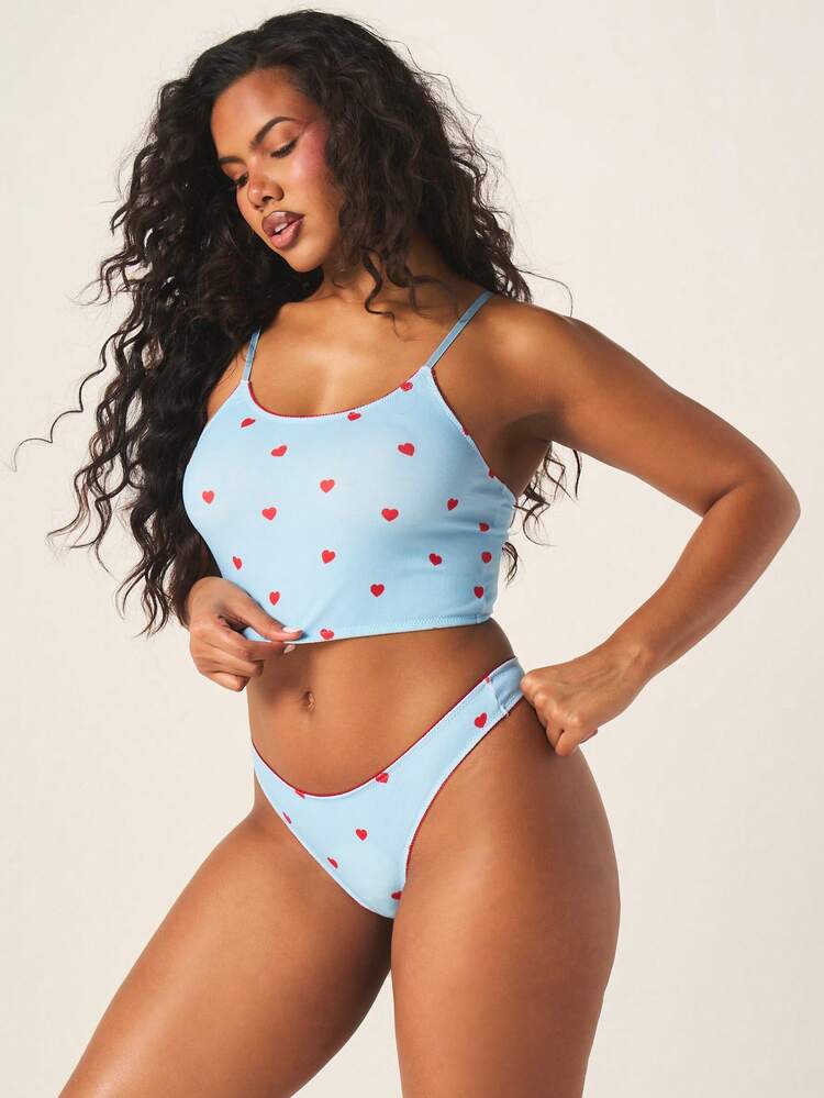 MISSGUIDED Damen Herz-Muster Cami Bralette Tanga Wäsche-Set in Hellblau, süße Valentinstag Dessous Zweiteiliger Schlafanzug