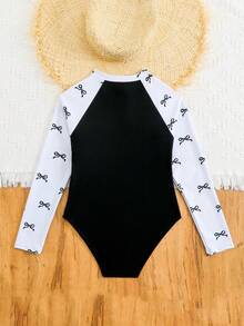 SHEIN 一件装，女童可爱蝴蝶结长袖连体泳衣，黑白针织面料，拉链设计，时尚优雅，适合游泳、海滩、泳池、夏季度假等场合。 - 黑與白 - 查看 2