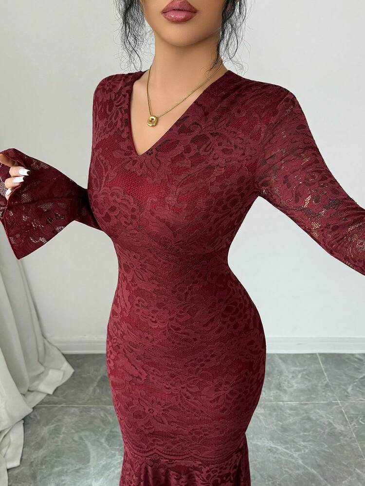 Women's V-Neck Flare Sleeve Fitted Mermaid Hem Elegant Lace Mid-Length Dress Summer