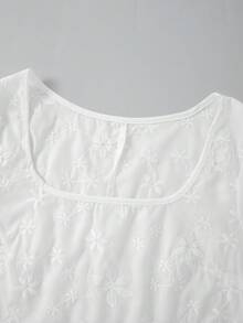 SHEIN PETITE 女士花卉刺绣图案休闲百搭日常短袖衬衫 - 白色 - 查看 4