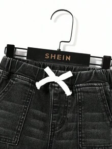 SHEIN 男童休闲时尚服装，舒适弹力腰带蓝色弹力牛仔裤，适合日常穿着和返校穿着。高弹力牛仔裤，弹力腰带，男童黑色牛仔裤。 - 黑色 - 查看 4