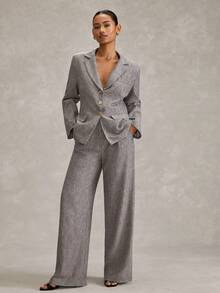 RueChic Bộ vest nữ dáng regular fit, cài cúc vàng, gồm áo blazer và quần tây. - Xám - Xem 6