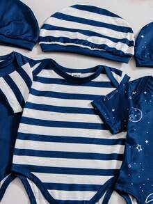 SHEIN Playful Pals Bộ 16 món/Bộ đồ liền thân tay ngắn in họa tiết sọc và không gian dễ thương cho bé trai sơ sinh, quần, mũ, găng tay, trang phục xuân hè - Màu xanh hải quân - Xem 6