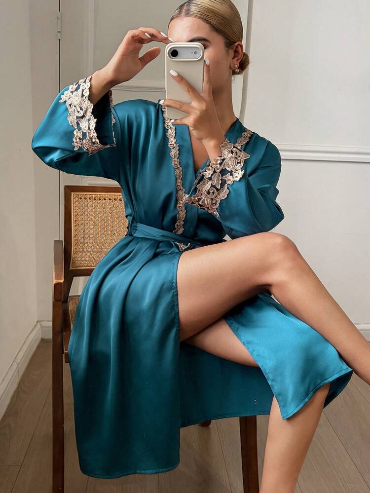 Charming Contrast Color Trim Satin Splice Robe For Women