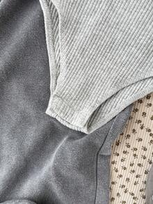 SHEIN Tween Girl Snowflake Jacquard New York Embroidered Ribbed Knit Jumpsuit And Casual Retro Minimalist Snowflake Jogger Pants 2 Pieces Set - Light Grey - View 5