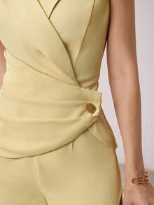 Mulvari 女士优雅束腰翻领褶裥背心和阔腿裤套装 - 黃色 - 查看 8