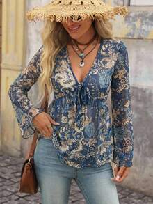 Brillora 女士休闲印花喇叭袖V领上衣，波西米亚风夏季上衣，优雅百搭，适合春夏度假、情人节、2026狂欢节等各种场合，也适合海滩和优雅派对穿着。 - 藏蓝色 - 查看 2