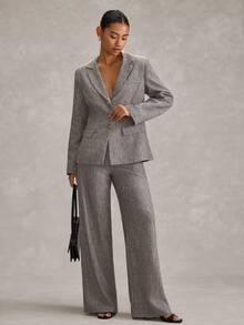 RueChic Bộ vest nữ dáng regular fit, cài cúc vàng, gồm áo blazer và quần tây. - Xám - Xem 5
