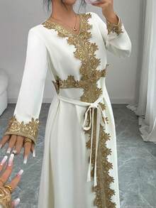 DAZY Robe élégante mi-longue à col V et manches longues avec appliqués décoratifs pour femmes - Beige - Voir 3