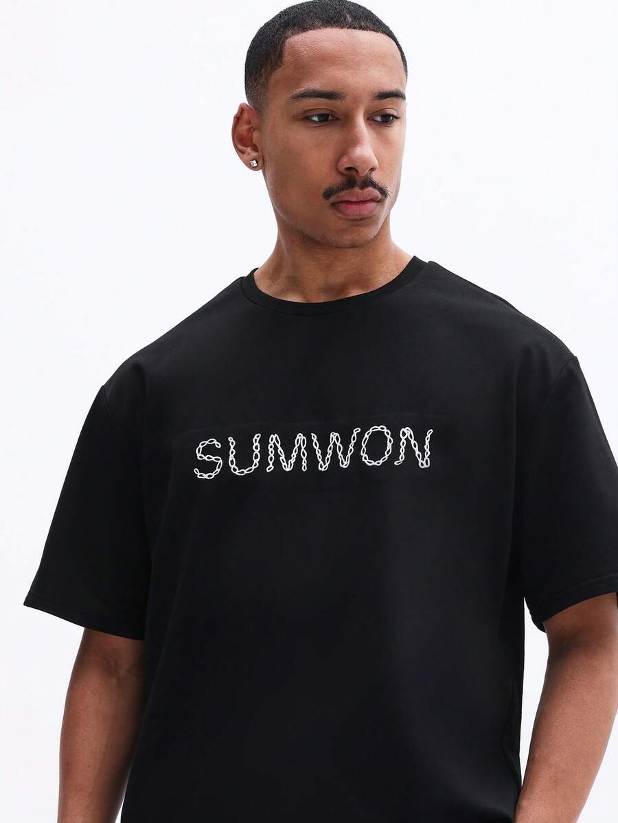 SUMWON 男士链条印花短袖圆领T恤 都市街头风 常规版型 夏季休闲图案上衣 - 黑色 - 查看 1