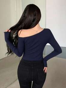 DAZY Women's Solid Color Asymmetric Hem Fitted Long Sleeve Casual T-Shirt - Navy Blue - View 3