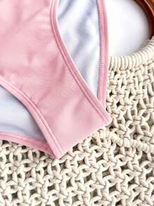 SHEIN Bộ bikini màu trơn không dây đeo vai, thắt nơ, đính trang sức kim loại cho bé gái tuổi teen, thích hợp cho mùa hè, bộ đồ bơi/trang phục đi biển/đồ bơi hai mảnh/đồ bơi cho thiếu nữ, bộ bikini màu hồng có nơ, bikini màu hồng nhạt, bộ bikini màu hồng, đồ bơi hai mảnh màu hồng, đồ bơi cổ yếm màu hồng. - Hồng - Xem 6