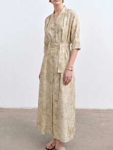 Aalyst 女士春夏优雅时尚奢华简约高端设计休闲波西米亚风度假/工作装复古风舒适扎染印花V领开襟插肩袖袖口褶裥侧袋腰带中长连衣裙 - 棕色 - 查看 1