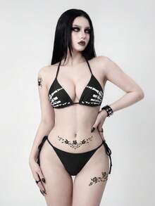 ROMWE Goth 女士休闲假日沙滩派对优雅挂脖丁字比基尼三件套泳装套装 哥特风泳衣 哥特式比基尼 哥特式泳装 骷髅比基尼 铆钉比基尼 哥特风比基尼 骷髅手比基尼 另类哥特比基尼 朋克比基尼 女士哥特式泳衣 黑色比基尼 Y2K泳衣 女士两件套泳衣 - 黑與白 - 查看 3